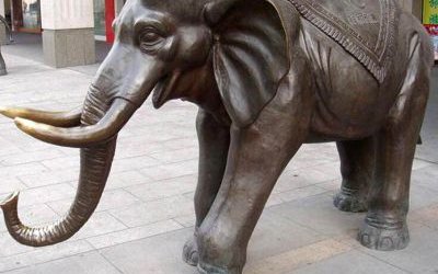 酒店創(chuàng)意玻璃鋼仿銅仿真動物大象雕塑